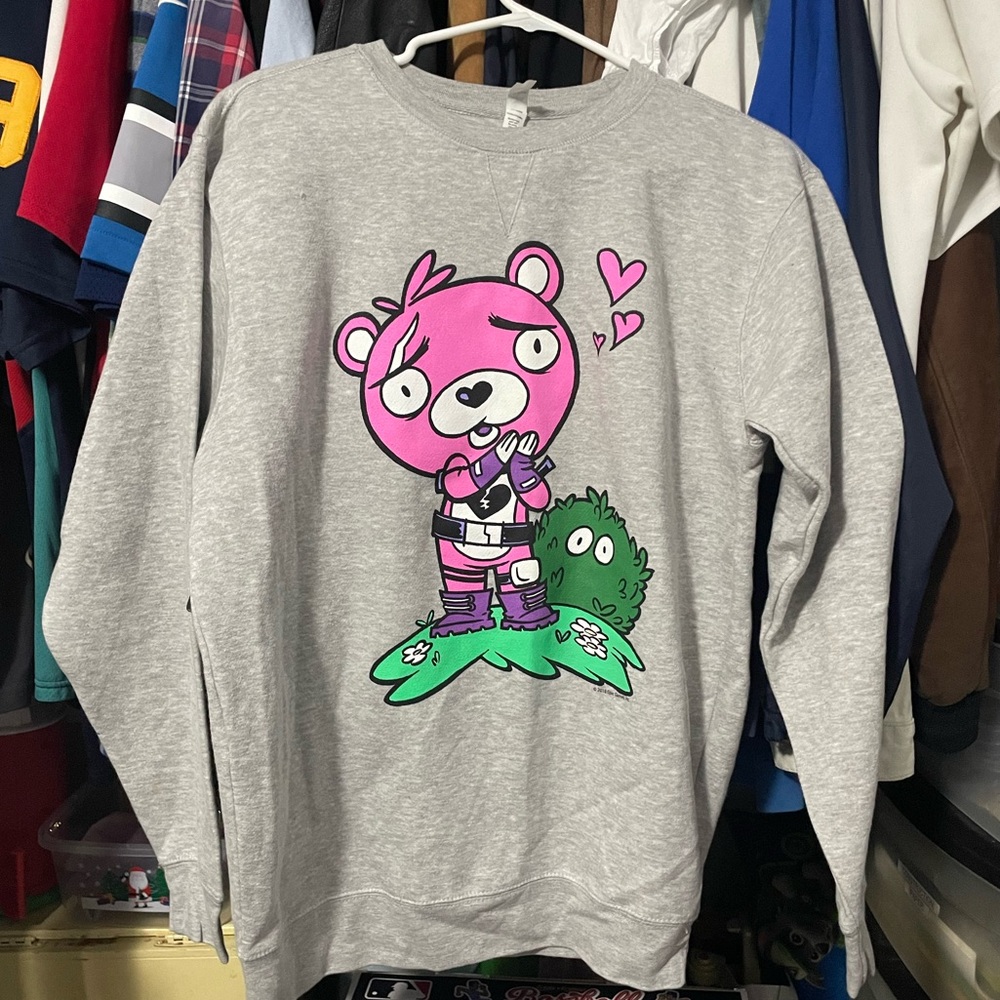 Fortnite crewneck sweater size M brand new never worn!
